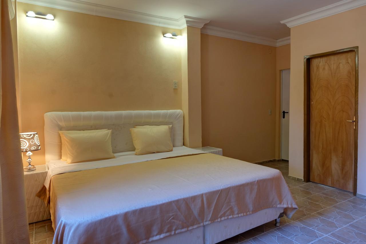 Hotel Independencia Buitenkant foto